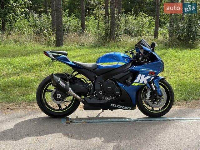 Синий Сузуки GSX-R 600, объемом двигателя 0.6 л и пробегом 9 тыс. км за 10900 $, фото 21 на Automoto.ua