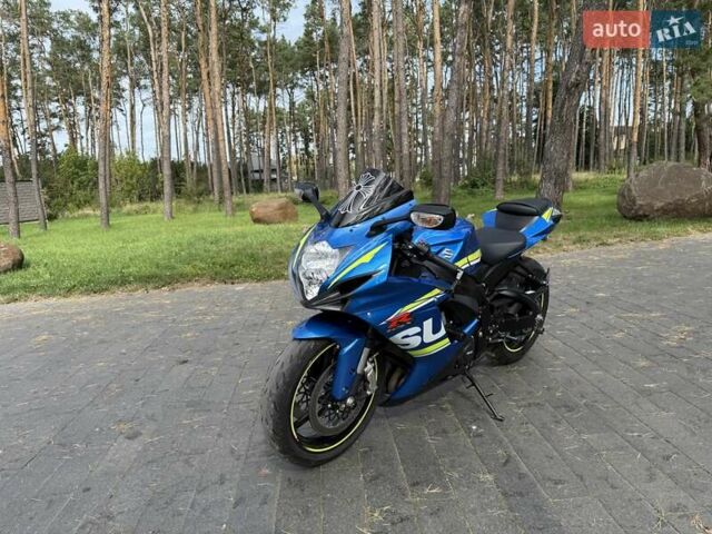 Синий Сузуки GSX-R 600, объемом двигателя 0.6 л и пробегом 9 тыс. км за 10900 $, фото 6 на Automoto.ua