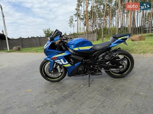 Синий Сузуки GSX-R 600, объемом двигателя 0.6 л и пробегом 9 тыс. км за 10900 $, фото 8 на Automoto.ua