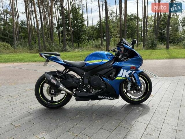 Синий Сузуки GSX-R 600, объемом двигателя 0.6 л и пробегом 9 тыс. км за 10900 $, фото 2 на Automoto.ua
