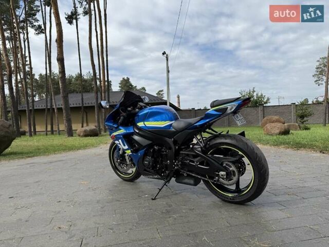 Синий Сузуки GSX-R 600, объемом двигателя 0.6 л и пробегом 9 тыс. км за 10900 $, фото 10 на Automoto.ua