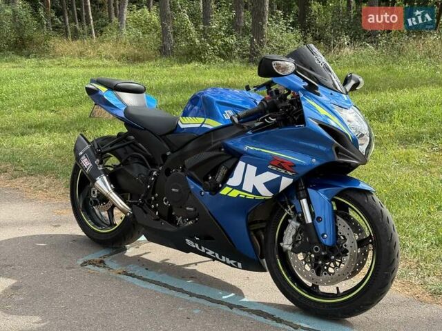 Синий Сузуки GSX-R 600, объемом двигателя 0.6 л и пробегом 9 тыс. км за 10900 $, фото 23 на Automoto.ua