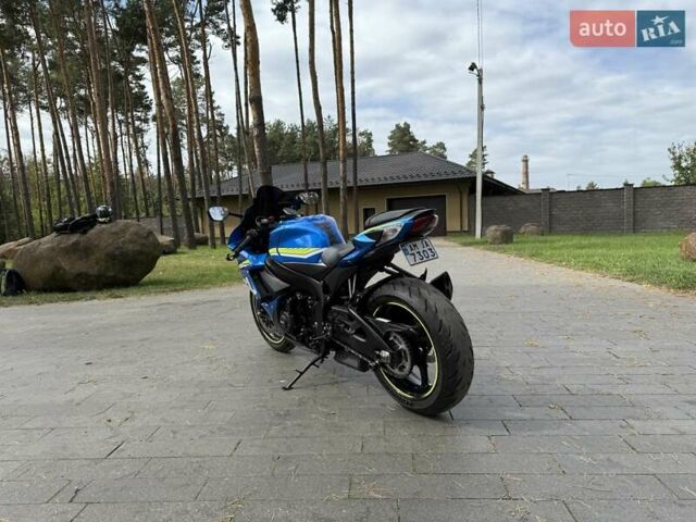 Синий Сузуки GSX-R 600, объемом двигателя 0.6 л и пробегом 9 тыс. км за 10900 $, фото 11 на Automoto.ua