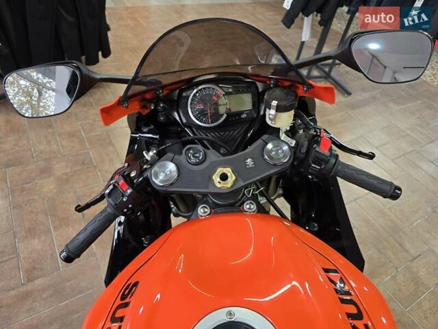 Оранжевый Сузуки GSX-R 600, объемом двигателя 0.6 л и пробегом 16 тыс. км за 14000 $, фото 3 на Automoto.ua