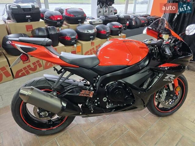 Оранжевый Сузуки GSX-R 600, объемом двигателя 0.6 л и пробегом 16 тыс. км за 14000 $, фото 4 на Automoto.ua