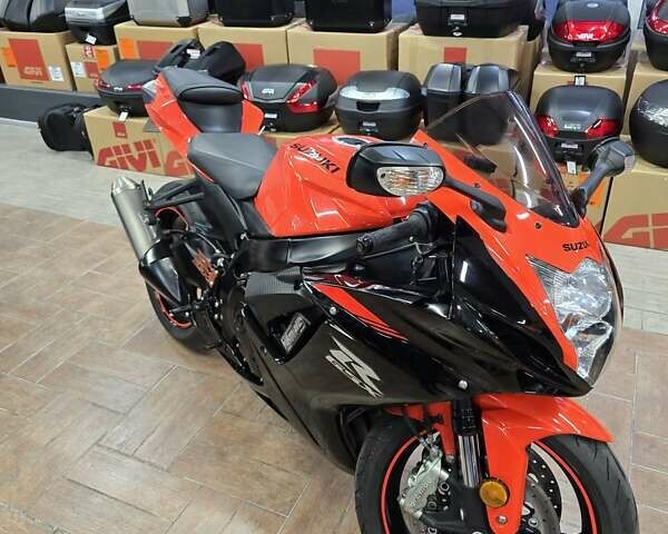 Оранжевый Сузуки GSX-R 600, объемом двигателя 0.6 л и пробегом 16 тыс. км за 14000 $, фото 6 на Automoto.ua