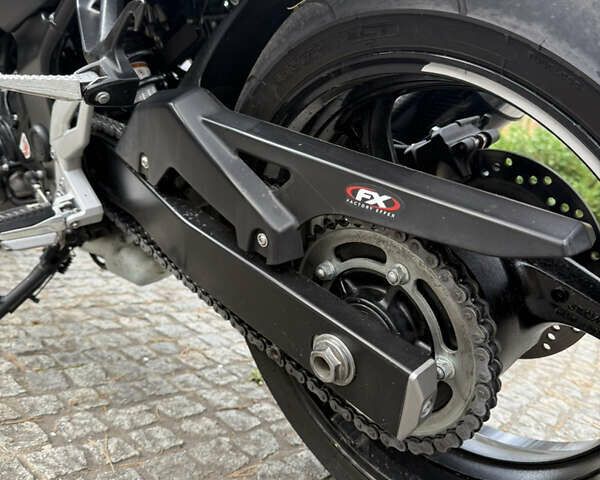 Черный Сузуки GSX-R 750, объемом двигателя 0.75 л и пробегом 28 тыс. км за 7450 $, фото 16 на Automoto.ua