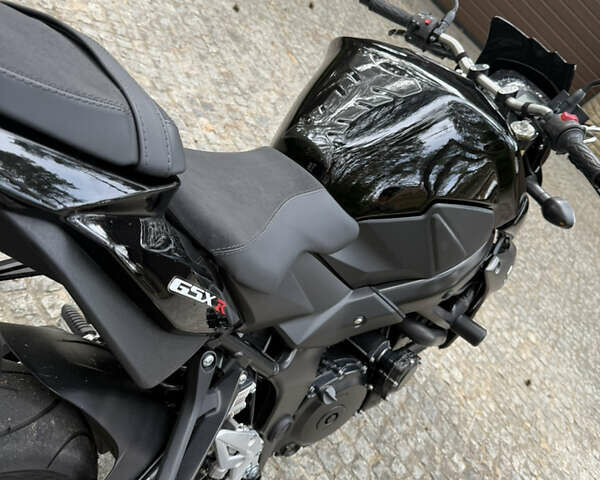 Черный Сузуки GSX-R 750, объемом двигателя 0.75 л и пробегом 28 тыс. км за 7450 $, фото 12 на Automoto.ua