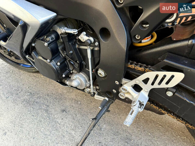Черный Сузуки GSX-R 750, объемом двигателя 0.75 л и пробегом 22 тыс. км за 9300 $, фото 14 на Automoto.ua
