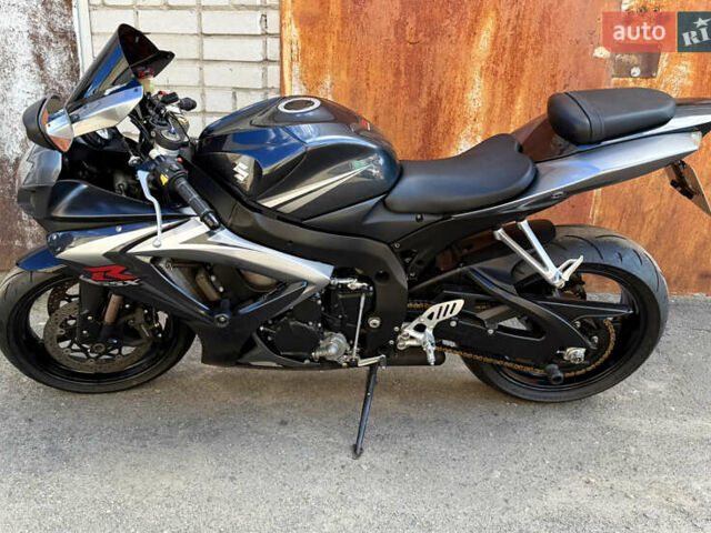 Черный Сузуки GSX-R 750, объемом двигателя 0.75 л и пробегом 22 тыс. км за 9300 $, фото 11 на Automoto.ua