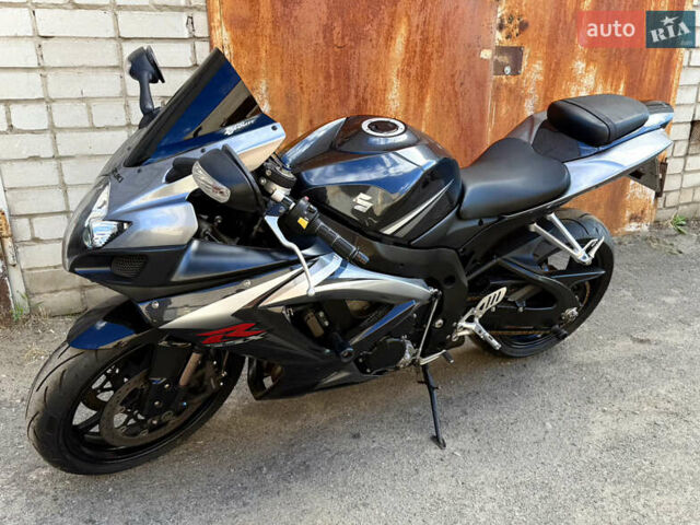 Черный Сузуки GSX-R 750, объемом двигателя 0.75 л и пробегом 22 тыс. км за 9300 $, фото 8 на Automoto.ua