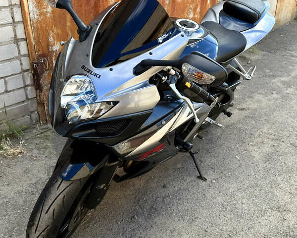 Черный Сузуки GSX-R 750, объемом двигателя 0.75 л и пробегом 22 тыс. км за 9300 $, фото 9 на Automoto.ua