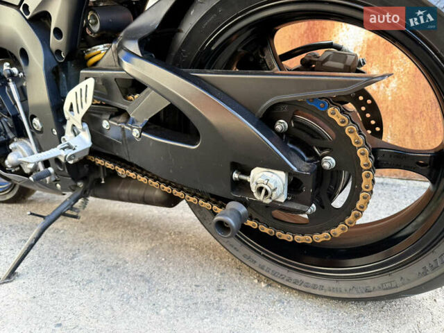 Черный Сузуки GSX-R 750, объемом двигателя 0.75 л и пробегом 22 тыс. км за 9300 $, фото 13 на Automoto.ua