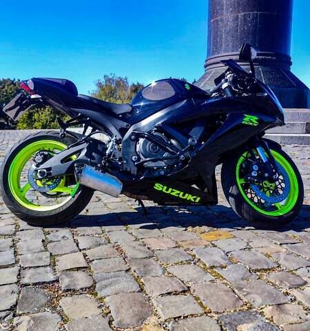 Черный Сузуки GSX-R 750, объемом двигателя 0.75 л и пробегом 40 тыс. км за 6600 $, фото 4 на Automoto.ua