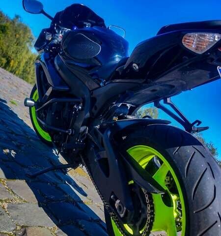 Черный Сузуки GSX-R 750, объемом двигателя 0.75 л и пробегом 40 тыс. км за 6600 $, фото 1 на Automoto.ua