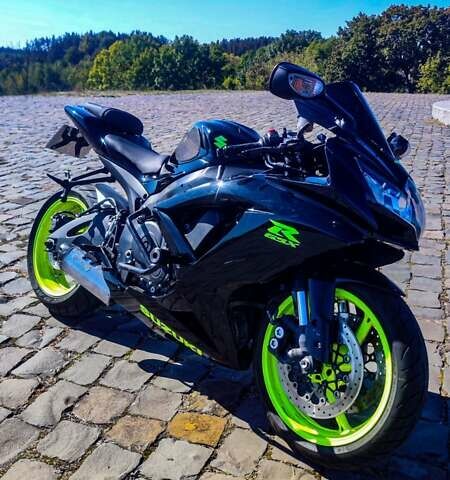 Черный Сузуки GSX-R 750, объемом двигателя 0.75 л и пробегом 40 тыс. км за 6600 $, фото 8 на Automoto.ua