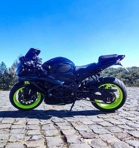 Черный Сузуки GSX-R 750, объемом двигателя 0.75 л и пробегом 40 тыс. км за 6600 $, фото 2 на Automoto.ua