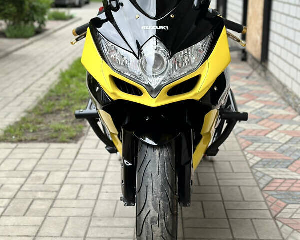 Чорний Сузукі GSX-R 750, об'ємом двигуна 0.75 л та пробігом 28 тис. км за 7900 $, фото 3 на Automoto.ua