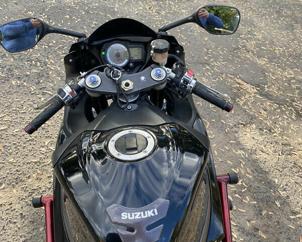Черный Сузуки GSX-R 750, объемом двигателя 0.75 л и пробегом 38 тыс. км за 7450 $, фото 4 на Automoto.ua