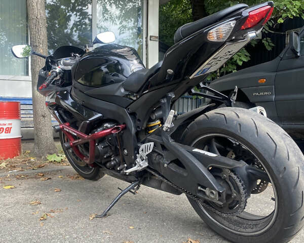 Черный Сузуки GSX-R 750, объемом двигателя 0.75 л и пробегом 38 тыс. км за 7450 $, фото 10 на Automoto.ua