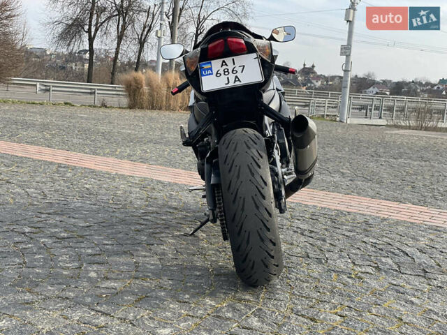 Черный Сузуки GSX-R 750, объемом двигателя 0.75 л и пробегом 34 тыс. км за 9100 $, фото 2 на Automoto.ua