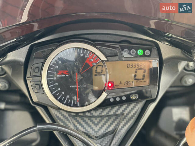 Черный Сузуки GSX-R 750, объемом двигателя 0.75 л и пробегом 34 тыс. км за 9100 $, фото 8 на Automoto.ua