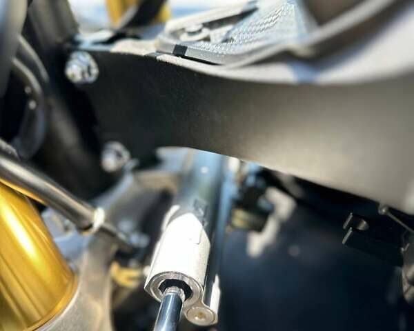 Черный Сузуки GSX-R 750, объемом двигателя 0 л и пробегом 2 тыс. км за 13800 $, фото 6 на Automoto.ua