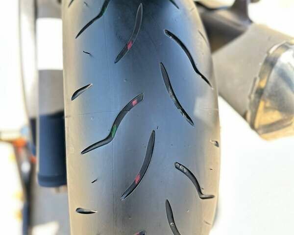 Черный Сузуки GSX-R 750, объемом двигателя 0 л и пробегом 2 тыс. км за 13800 $, фото 19 на Automoto.ua