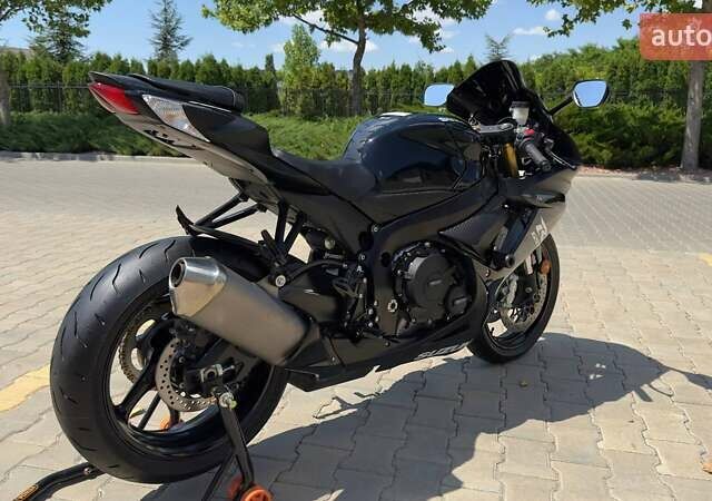 Черный Сузуки GSX-R 750, объемом двигателя 0 л и пробегом 2 тыс. км за 13800 $, фото 3 на Automoto.ua