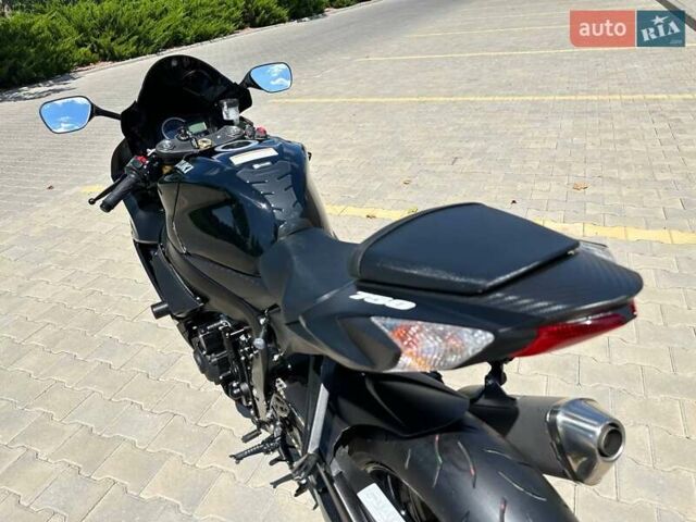Черный Сузуки GSX-R 750, объемом двигателя 0 л и пробегом 2 тыс. км за 13800 $, фото 16 на Automoto.ua
