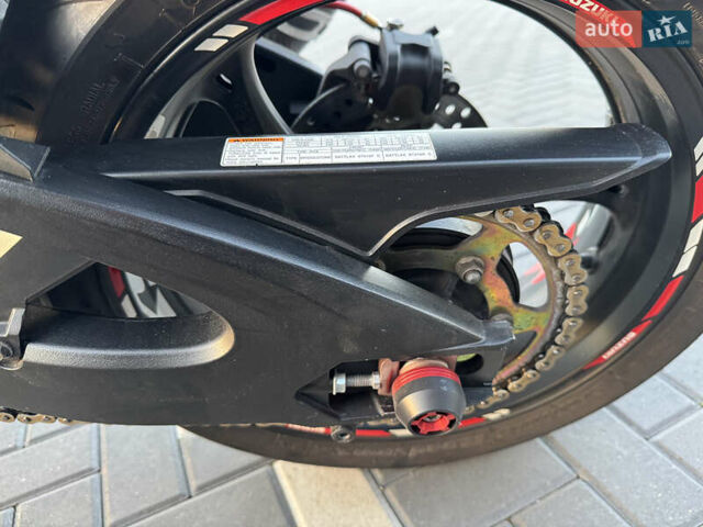 Червоний Сузукі GSX-R 750, об'ємом двигуна 0.75 л та пробігом 19 тис. км за 9800 $, фото 21 на Automoto.ua