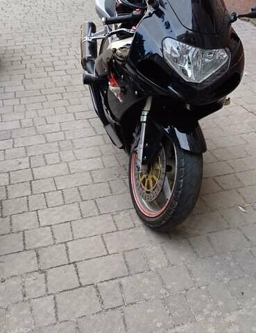 Сузуки GSX-R 750, объемом двигателя 0.75 л и пробегом 67 тыс. км за 4200 $, фото 1 на Automoto.ua