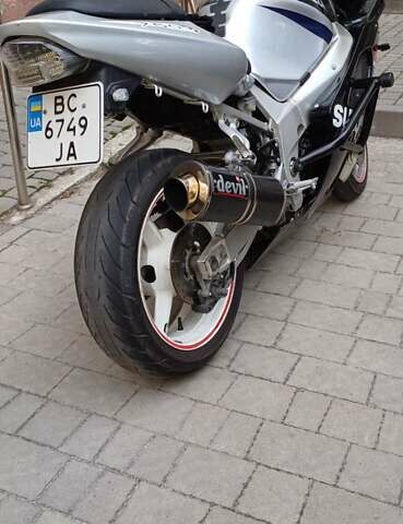 Сузуки GSX-R 750, объемом двигателя 0.75 л и пробегом 67 тыс. км за 4200 $, фото 4 на Automoto.ua