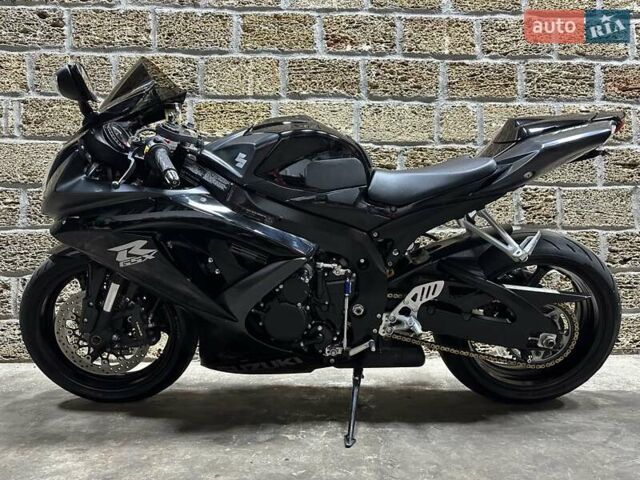 Сузуки GSX-R 750, объемом двигателя 0 л и пробегом 42 тыс. км за 7300 $, фото 2 на Automoto.ua