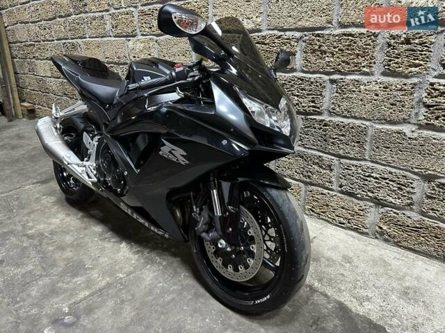 Сузуки GSX-R 750, объемом двигателя 0 л и пробегом 42 тыс. км за 7300 $, фото 14 на Automoto.ua