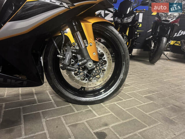 Сузуки GSX-R 750, объемом двигателя 0.75 л и пробегом 28 тыс. км за 9450 $, фото 2 на Automoto.ua