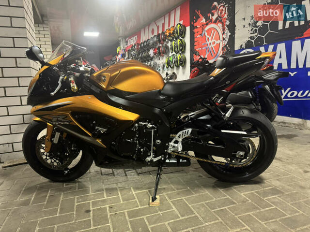 Сузуки GSX-R 750, объемом двигателя 0.75 л и пробегом 28 тыс. км за 9450 $, фото 7 на Automoto.ua