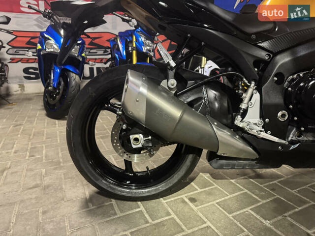 Сузуки GSX-R 750, объемом двигателя 0.75 л и пробегом 28 тыс. км за 9450 $, фото 5 на Automoto.ua