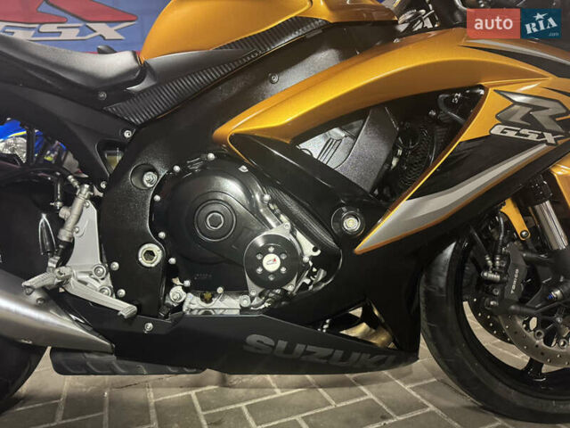 Сузуки GSX-R 750, объемом двигателя 0.75 л и пробегом 28 тыс. км за 9450 $, фото 1 на Automoto.ua