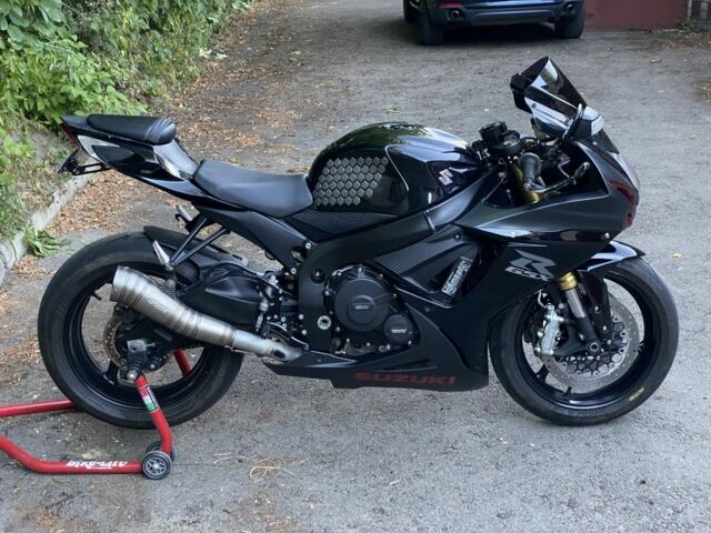 Сузуки GSX-R 750, объемом двигателя 0.75 л и пробегом 0 тыс. км за 11900 $, фото 2 на Automoto.ua