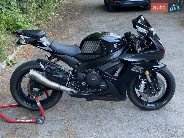 Сузуки GSX-R 750, объемом двигателя 0 л и пробегом 22 тыс. км за 12300 $, фото 3 на Automoto.ua