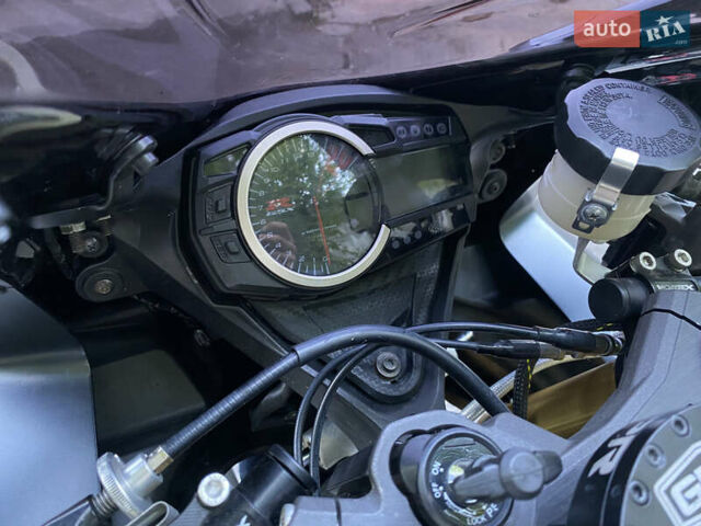 Сузуки GSX-R 750, объемом двигателя 0 л и пробегом 22 тыс. км за 12300 $, фото 16 на Automoto.ua