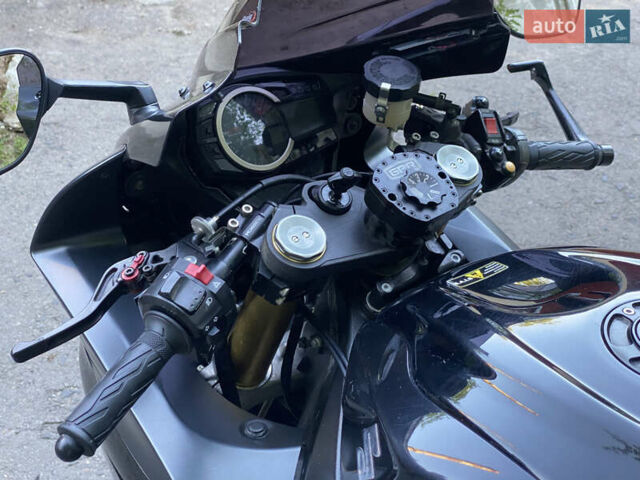 Сузуки GSX-R 750, объемом двигателя 0 л и пробегом 22 тыс. км за 12300 $, фото 12 на Automoto.ua