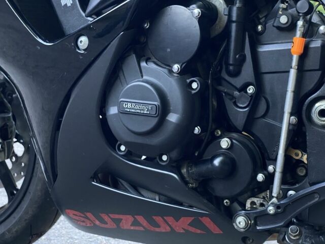 Сузуки GSX-R 750, объемом двигателя 0.75 л и пробегом 0 тыс. км за 11900 $, фото 13 на Automoto.ua