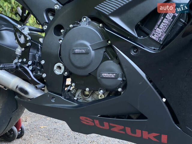 Сузуки GSX-R 750, объемом двигателя 0 л и пробегом 22 тыс. км за 12300 $, фото 18 на Automoto.ua