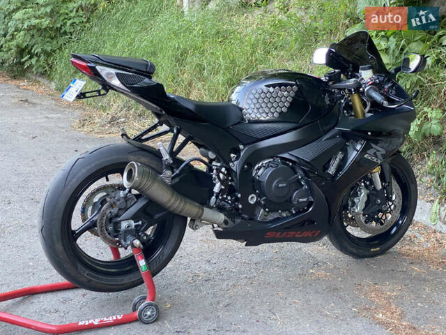 Сузуки GSX-R 750, объемом двигателя 0 л и пробегом 22 тыс. км за 12300 $, фото 30 на Automoto.ua