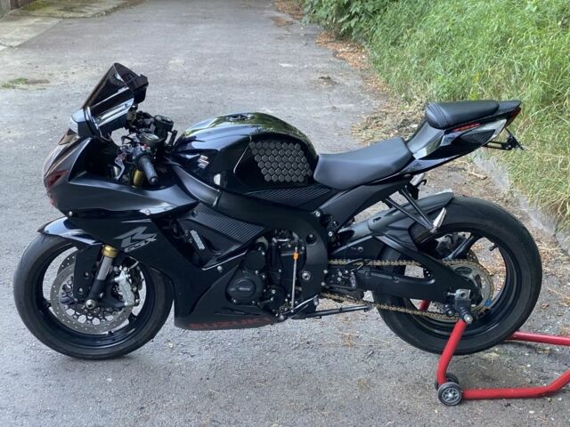 Сузуки GSX-R 750, объемом двигателя 0.75 л и пробегом 0 тыс. км за 11900 $, фото 5 на Automoto.ua