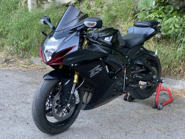 Сузуки GSX-R 750, объемом двигателя 0.75 л и пробегом 0 тыс. км за 11900 $, фото 4 на Automoto.ua