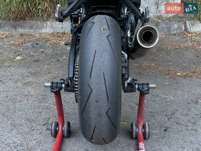 Сузуки GSX-R 750, объемом двигателя 0 л и пробегом 22 тыс. км за 12300 $, фото 28 на Automoto.ua