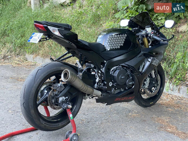 Сузуки GSX-R 750, объемом двигателя 0 л и пробегом 22 тыс. км за 12300 $, фото 29 на Automoto.ua